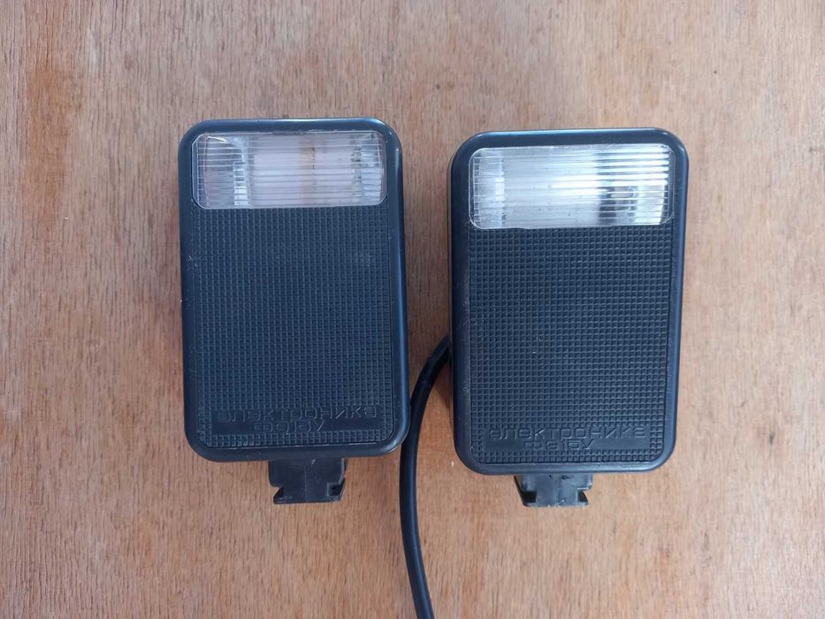 Спалах вспышка Электроника ФЭ15У (2 шуки з зарядним пристроєм)