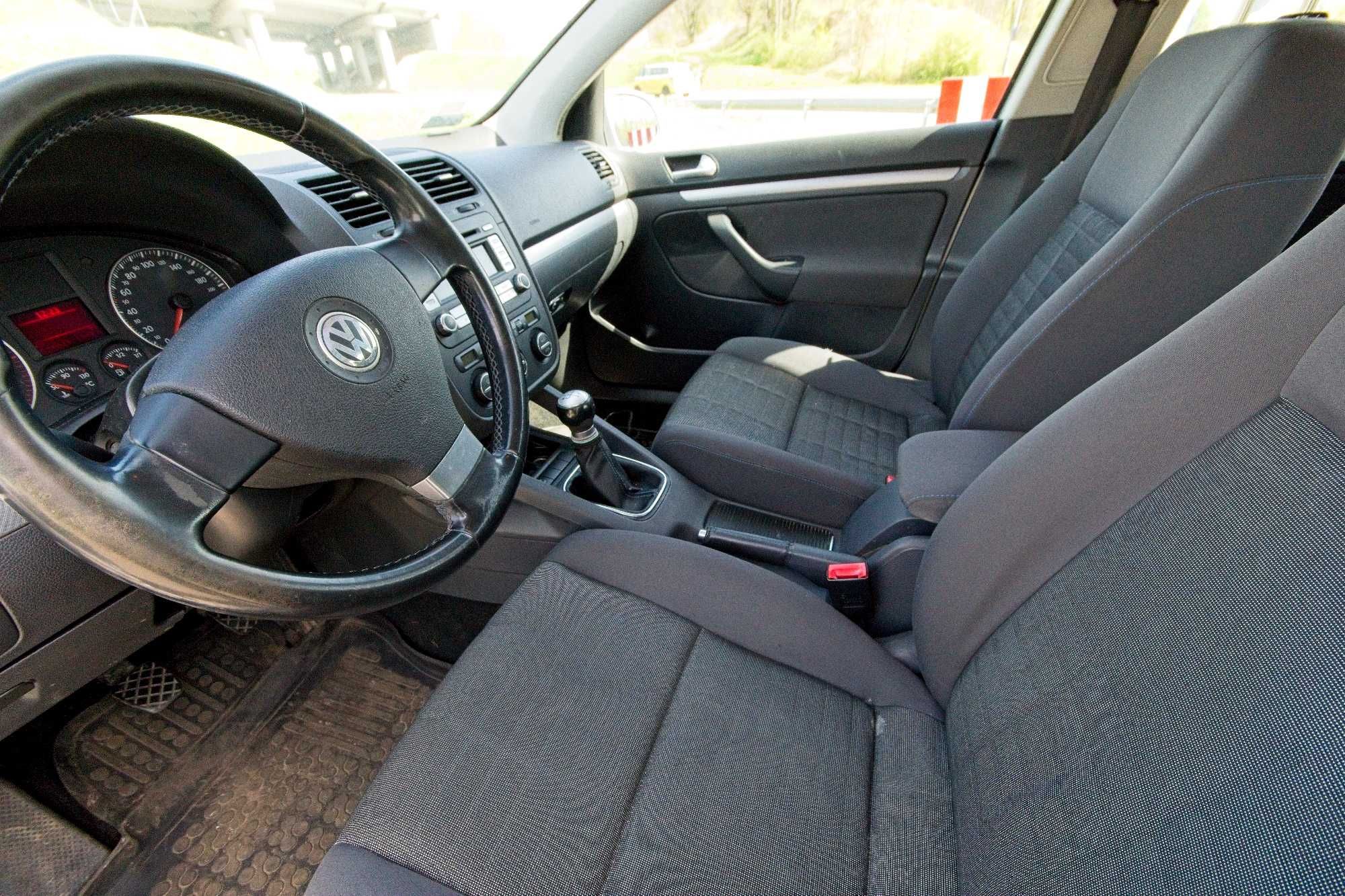 VW-GOLF V-1.9 Tdi-Klimatronik -PDC-model 2007-nowy przegląd -Alumy