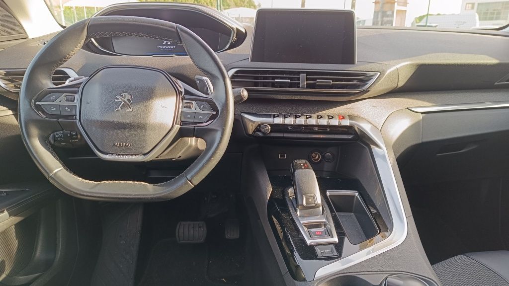 Peugeot 5008 ALLURE Nacional (automática)