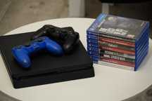 Konsola Sony Playstation 4 (PS4) Slim 500gb + 2 pady + 8 gier