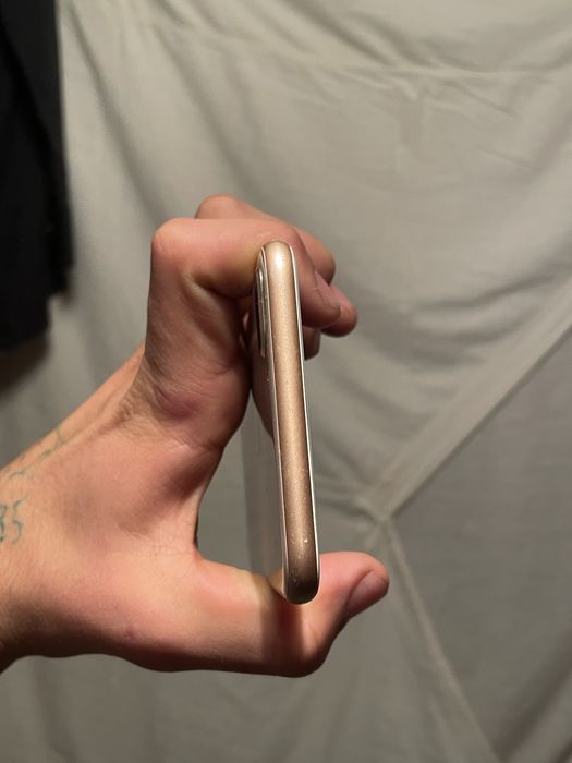 Айфон 8 плюс на 256 гб   86 %АКБ меняный но оригинальный