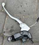 Klamka Lewa Mocowanie Lusterka Kawasaki Z650 24r