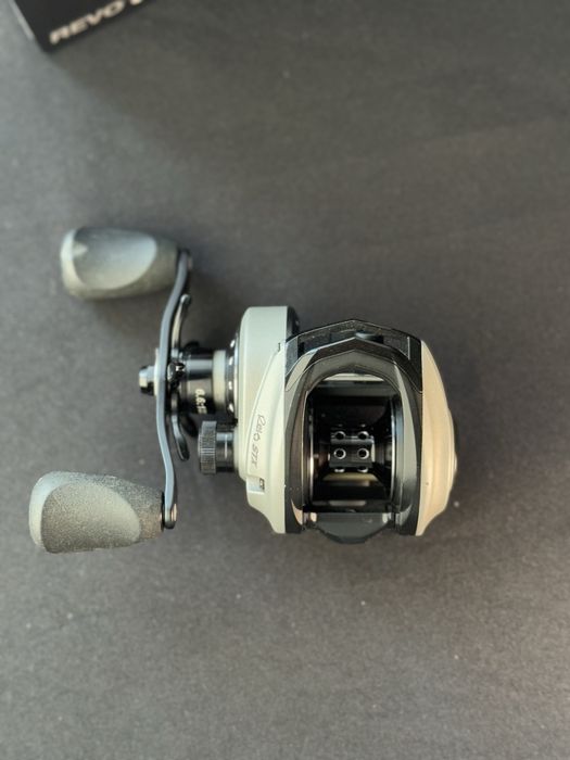 Котушка Abu Garcia Revo STX 4 Left