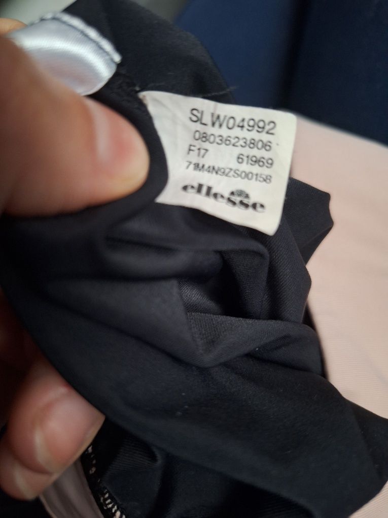 Leginsy Ellesse sportowe do biegania