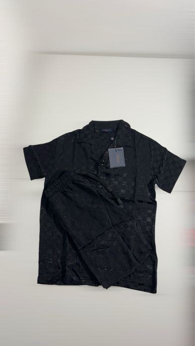 Conjunto da LV, tamanho XS e  XL