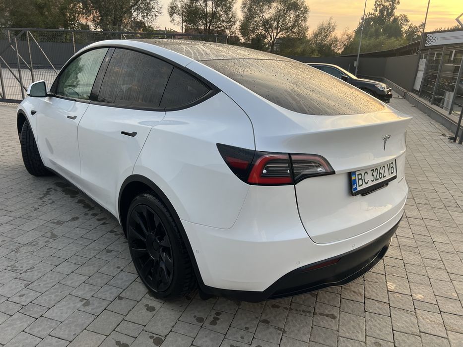TESLA Y 2021 Dual motors