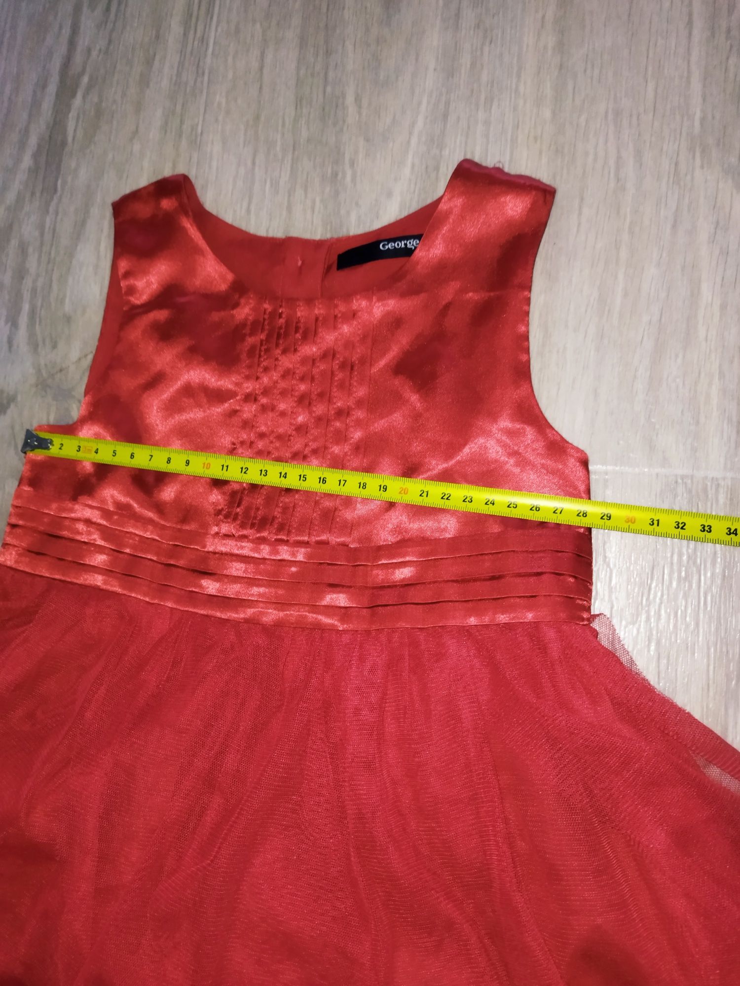 Нарядное красное платье на девочку 5-6 лет