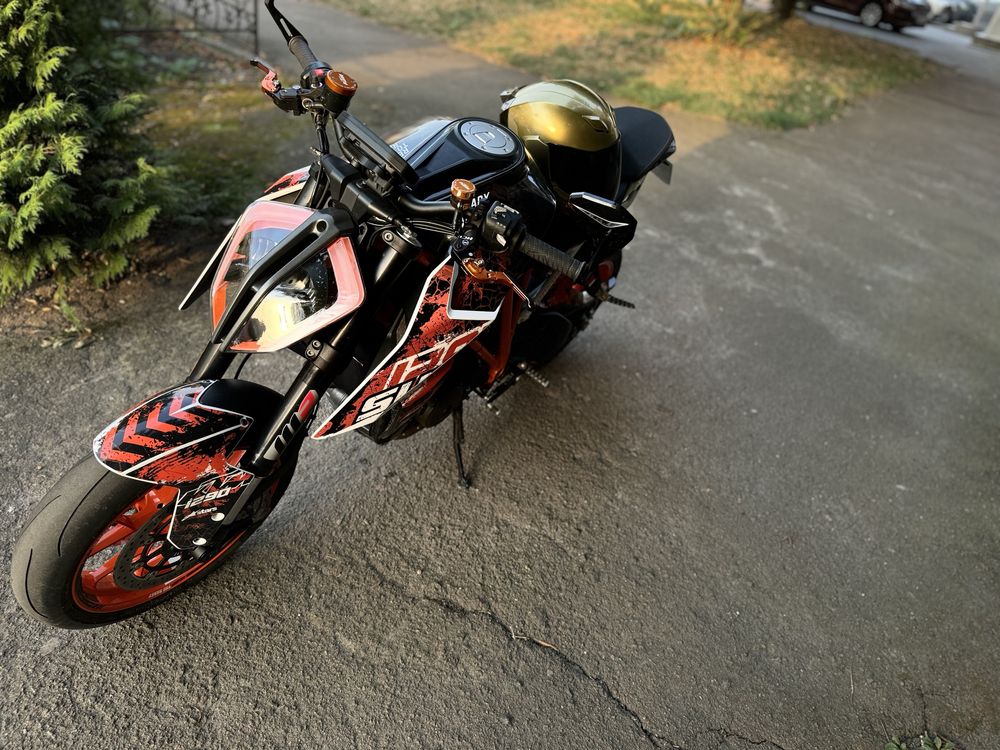 KTM 1290 super duke r