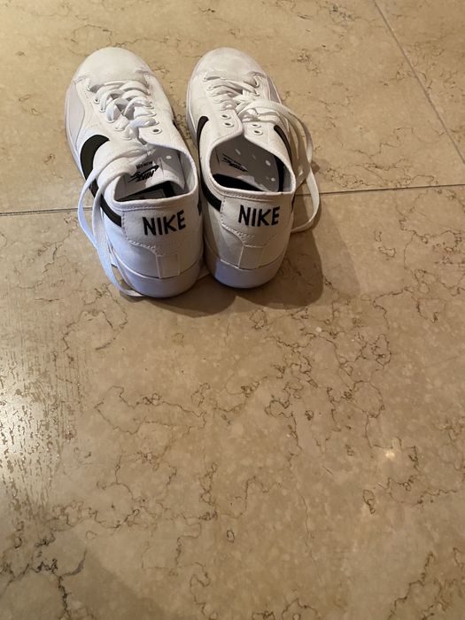 Tenis Nike brancos, numero 42