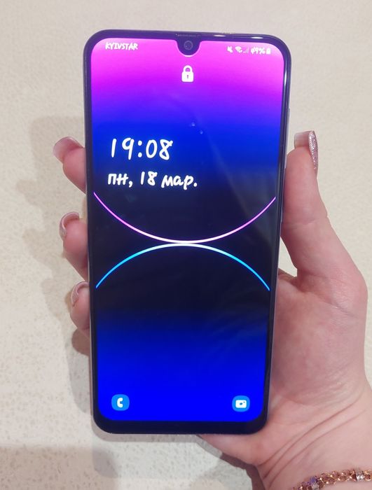 Самсунг А50 в идеальном состоянии