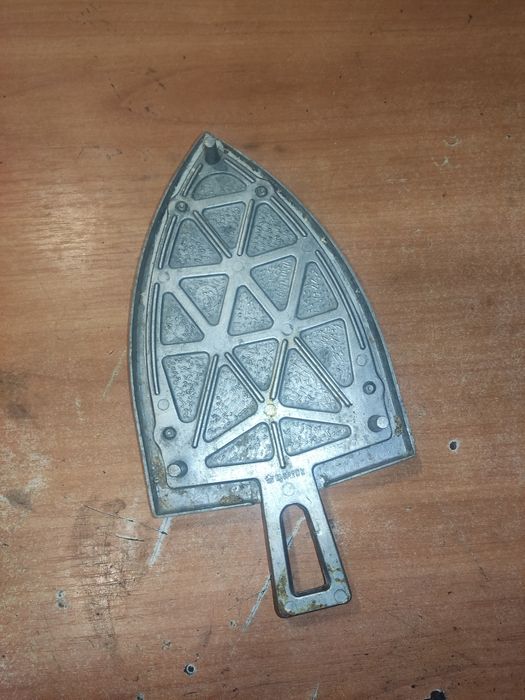 Подставка под утюг