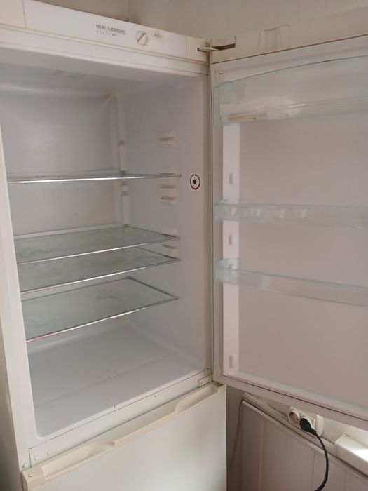 Холодильник Snaige