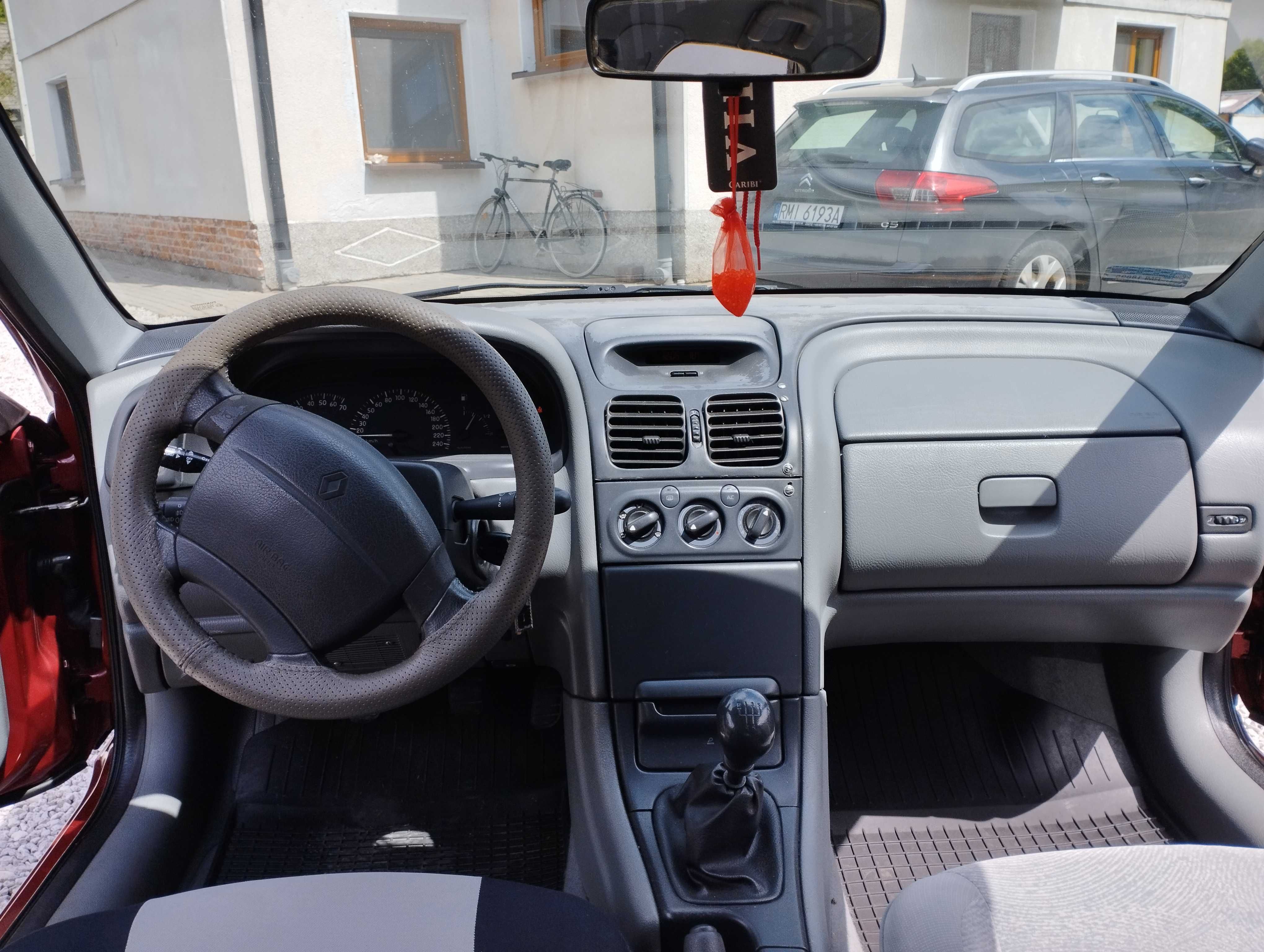 Renault Laguna 1,9 DTI drugiej takiej nie ma. 6000pln