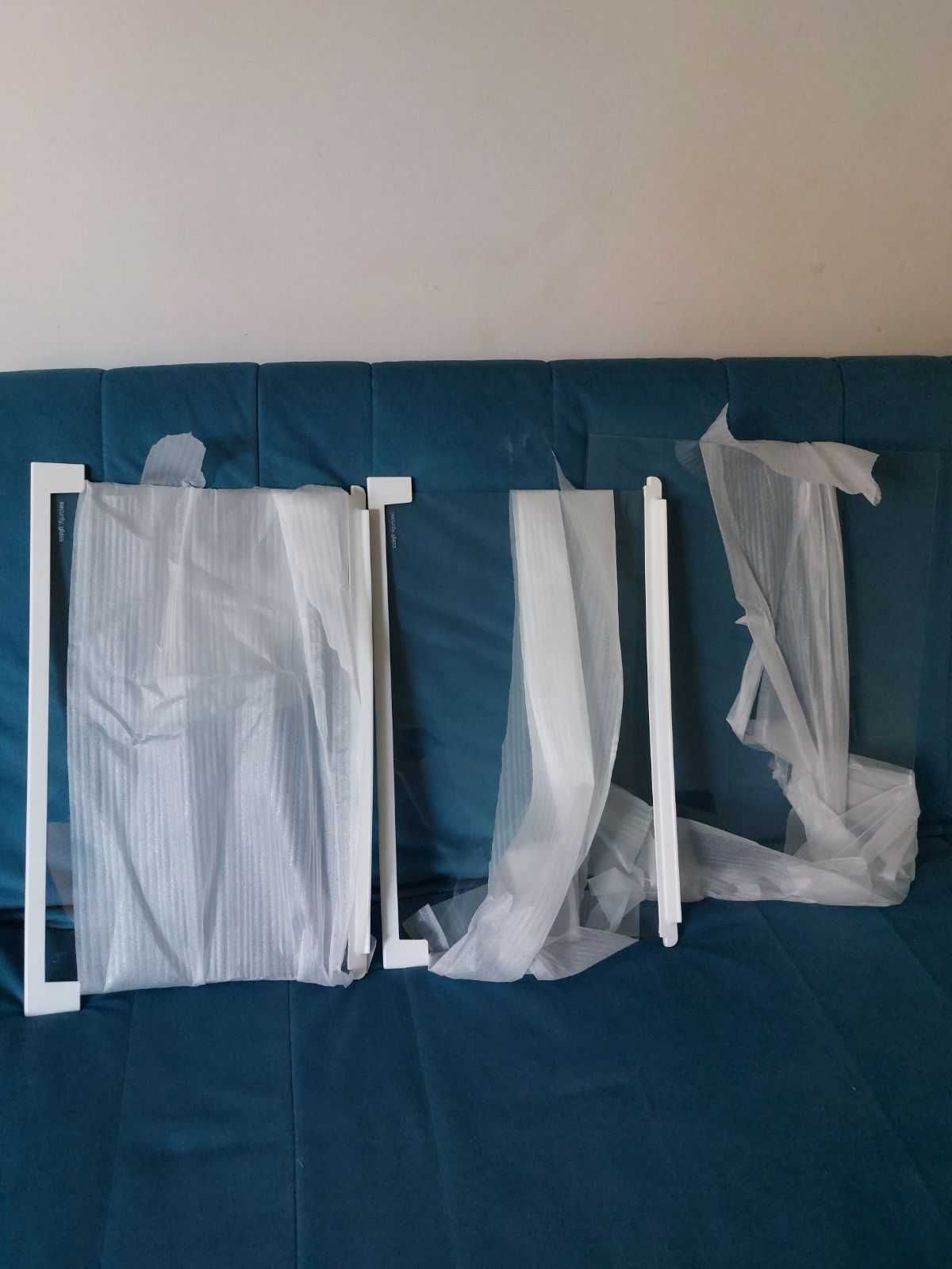 Do lodówki Elektrolux szuflady, półki, balkoniki na drzwi oryginalne.