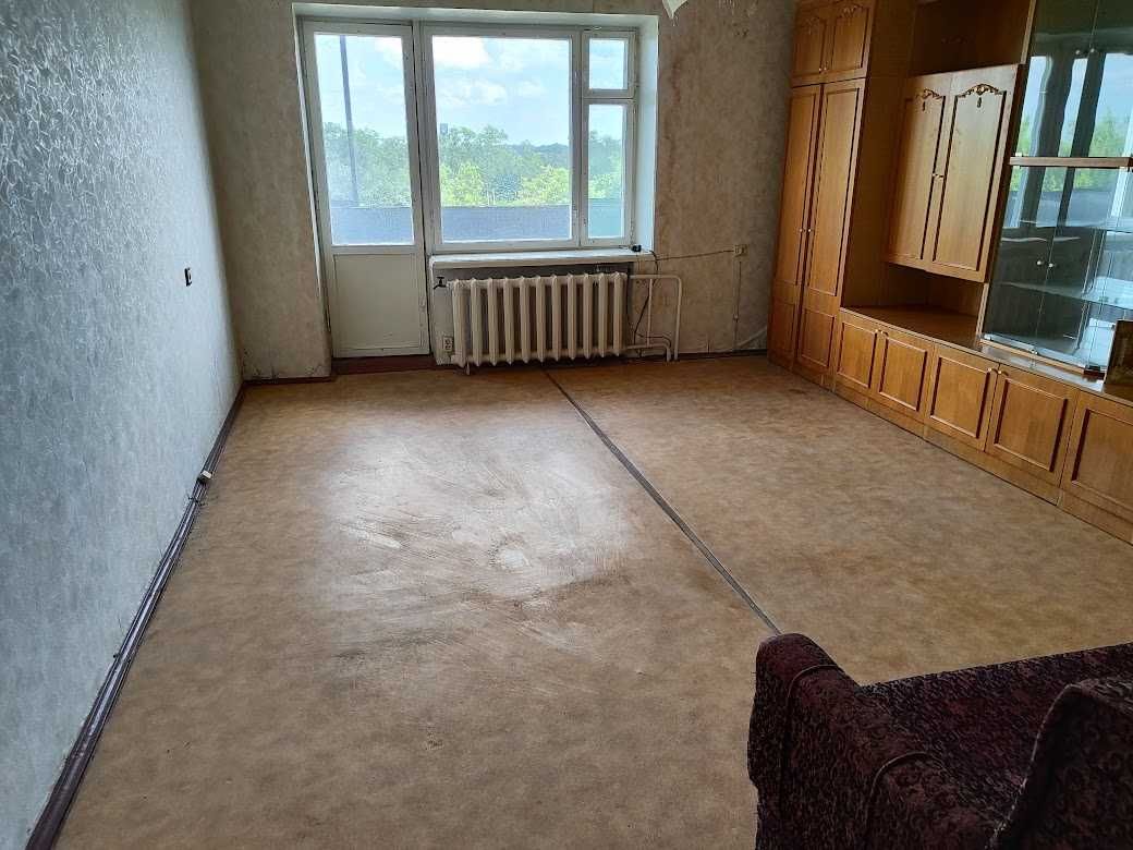 Продам 3 кімн. квартиру в центрі Іркліїва