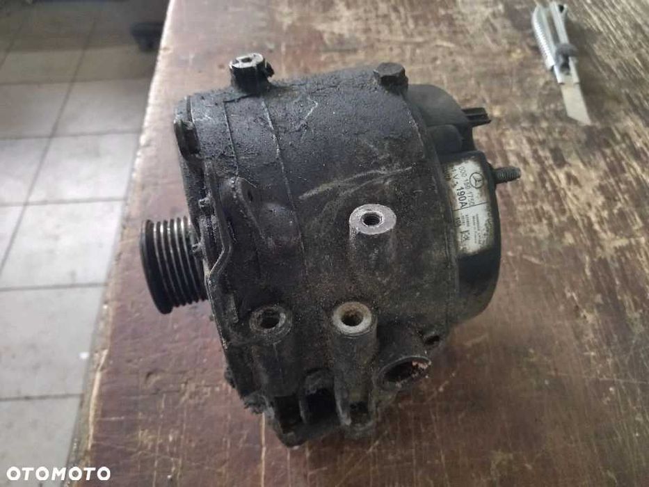 Alternator Mercedes E C klasa 2.2 2.9 chłodzony płynem 12V 190A