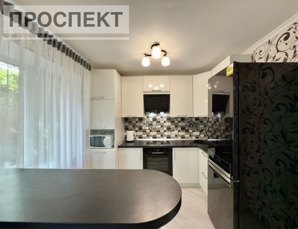 Продам будинок з ремонтом ( Центр). Р-н маг. « Віста».