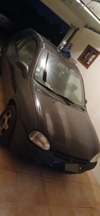 Opel corsa B com motor izuzu
