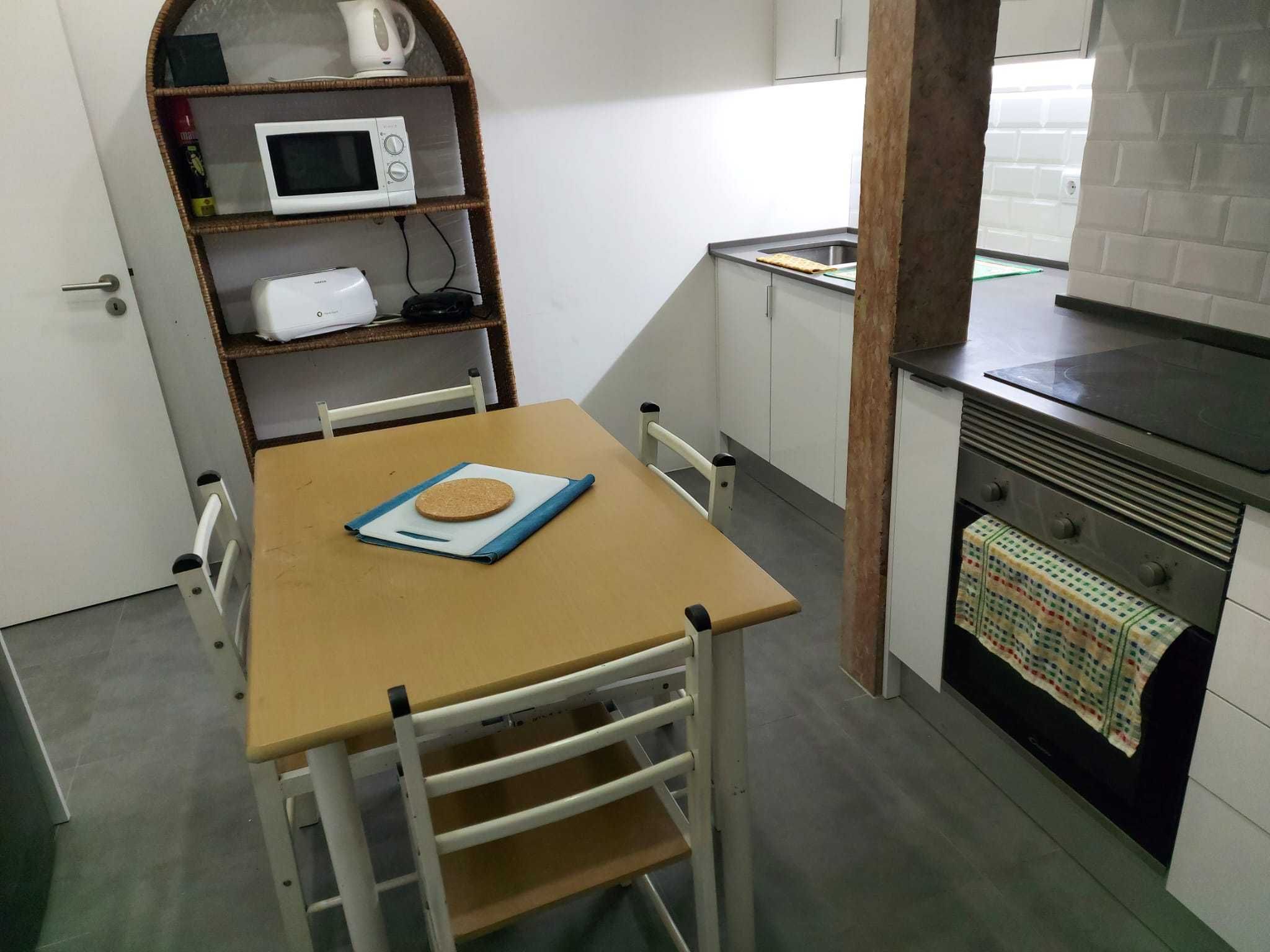Quartos compartilhado em  Avenida Almirante Reis, Arroios