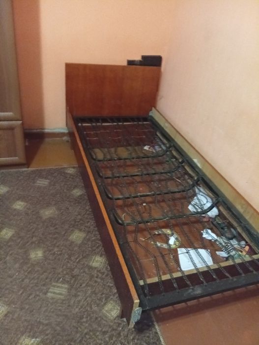Ліжко  з матрасом б/в