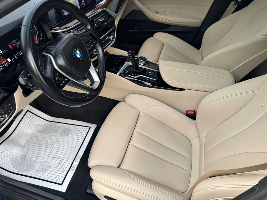 BMW 5 Series      2020