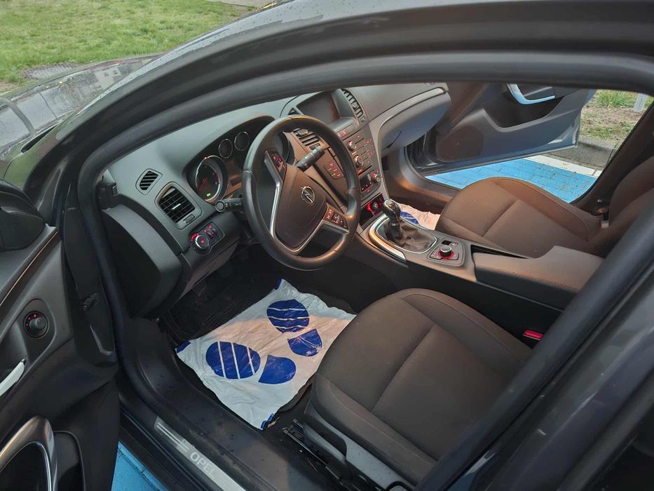 Opel insignia swiezo sprowadzona zarejestrowana