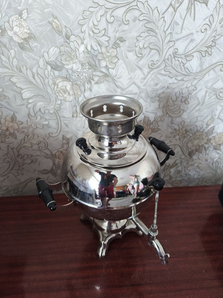 Самовар 4л электрический
Рабочий. 
Есть 2шт