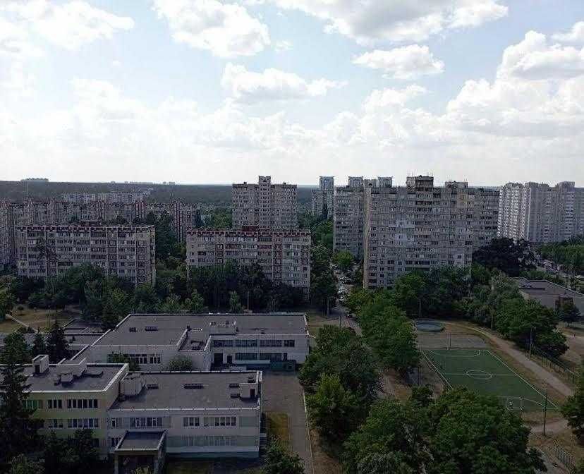 Ірпінська,69б  Видова 2кімн.-86кв.м. в буд. 2009року в 5хв. від метро