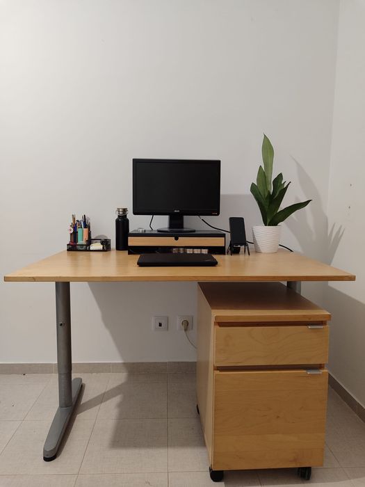 Secretária + Módulo com gavetas IKEA