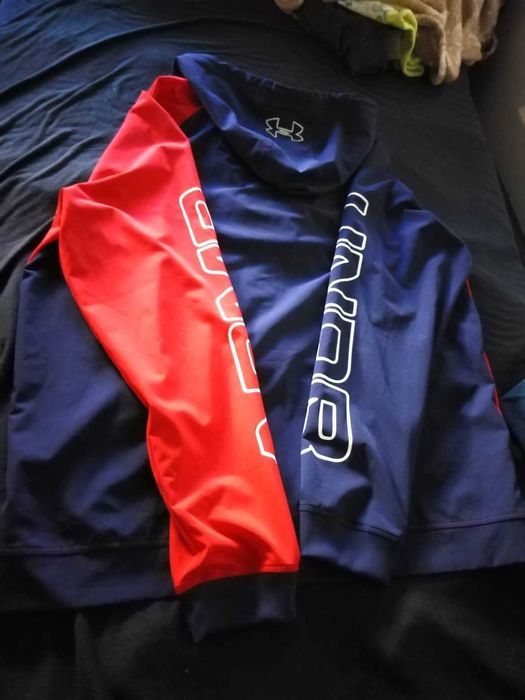 Casaco Hoddie com capuz Under Armour