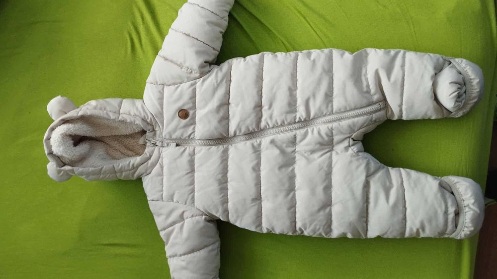 Kombinezon niemowlęcy HM, beżowy, nowy bez metki r. 74