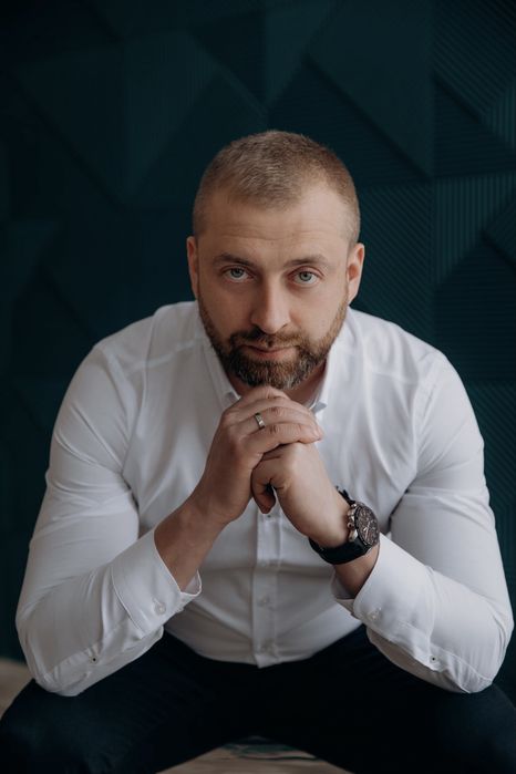 Адвокат Максим Бистрицький