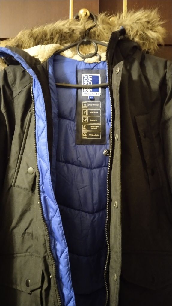 Куртка зимняя Jack & Jones