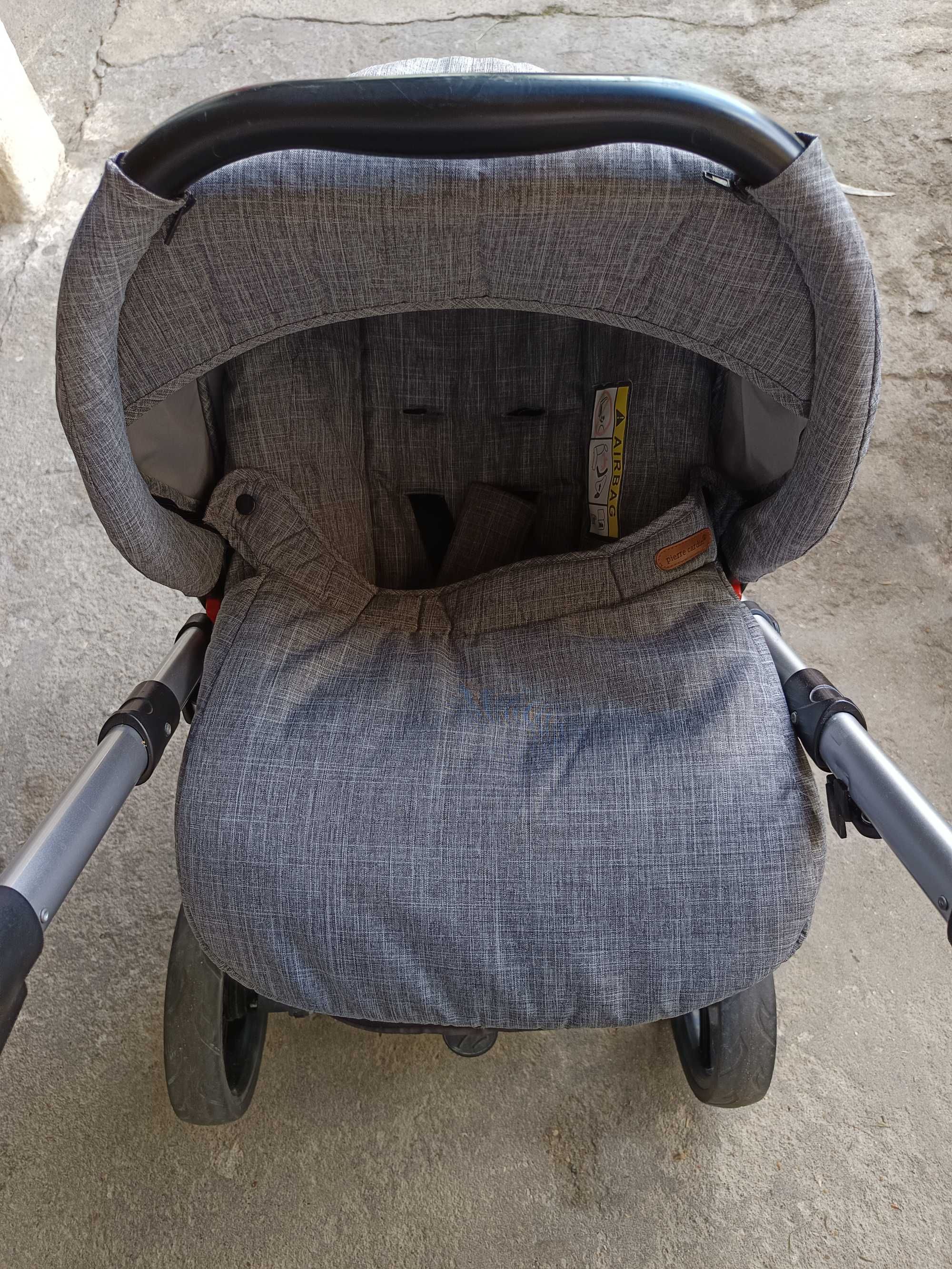 Conjunto de bebé Pierre Cardin