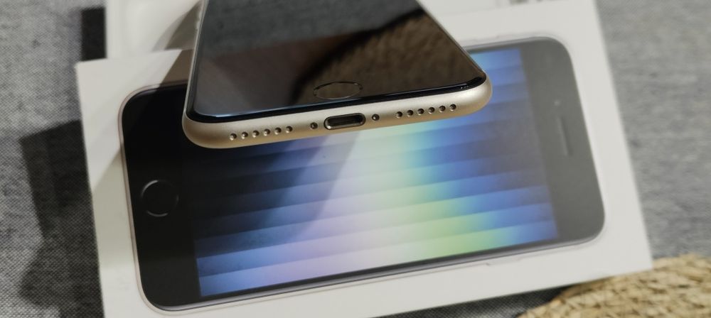 iPhone SE 2022 64GB