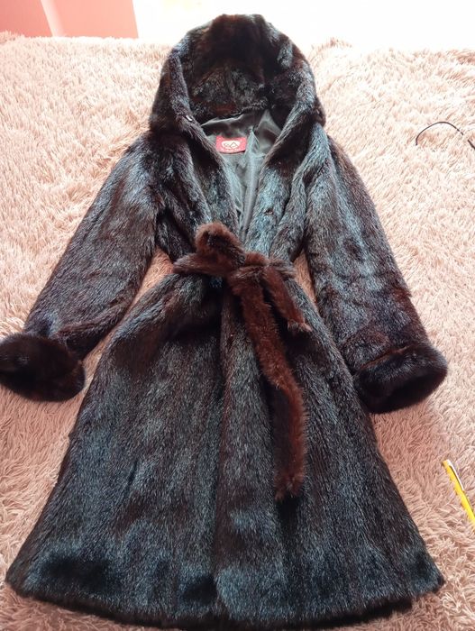 Шуба з нутрії під пояс