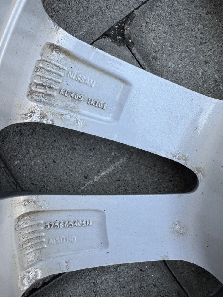 Колеса диски Nissan Qashqai r16 5/114,3 215/55/r16 зима
