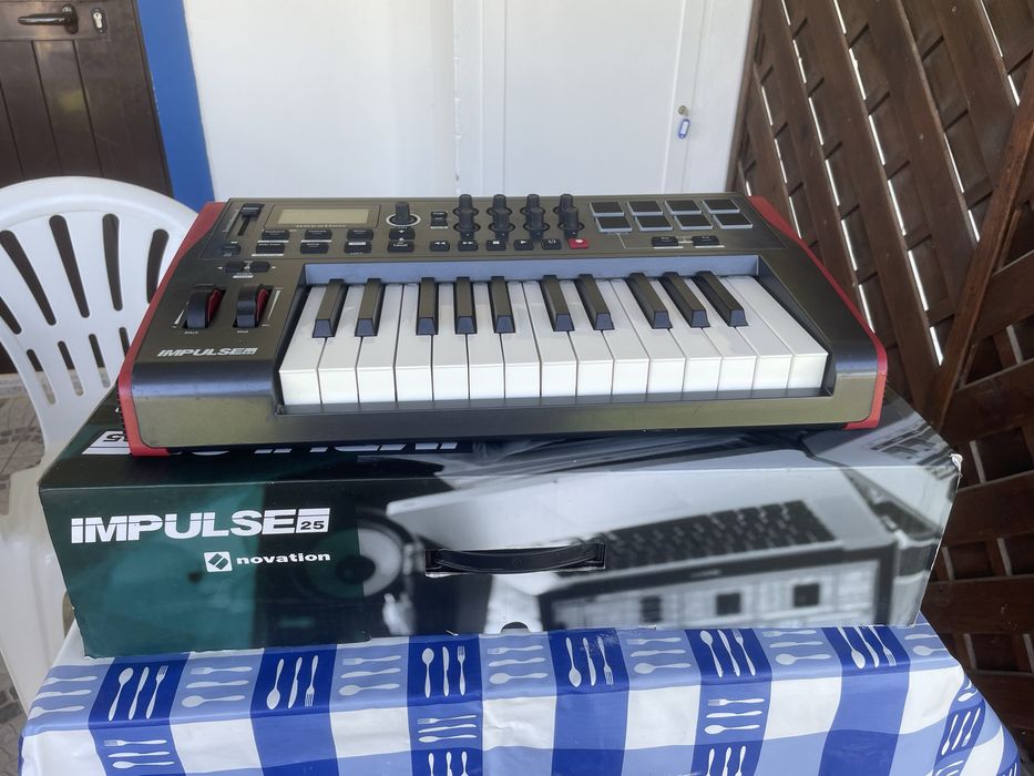 Novation Impulse 25