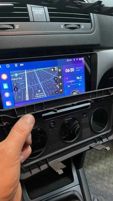 Перехідна рамка 9 дюйм Skoda Octavia А5 Yeti android в штатну рамку