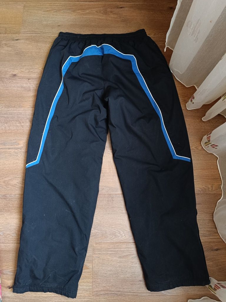 Продам мужские утеплённые зимние спортивные штаны р.XL.