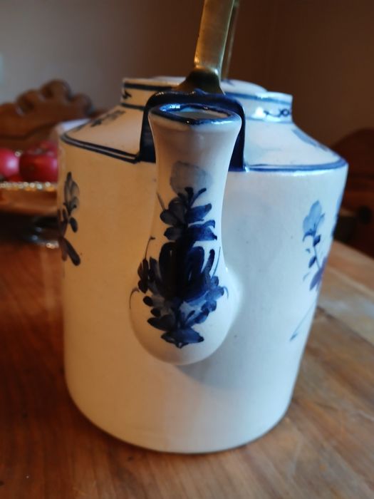 Чайник синьо- біла порцеляна