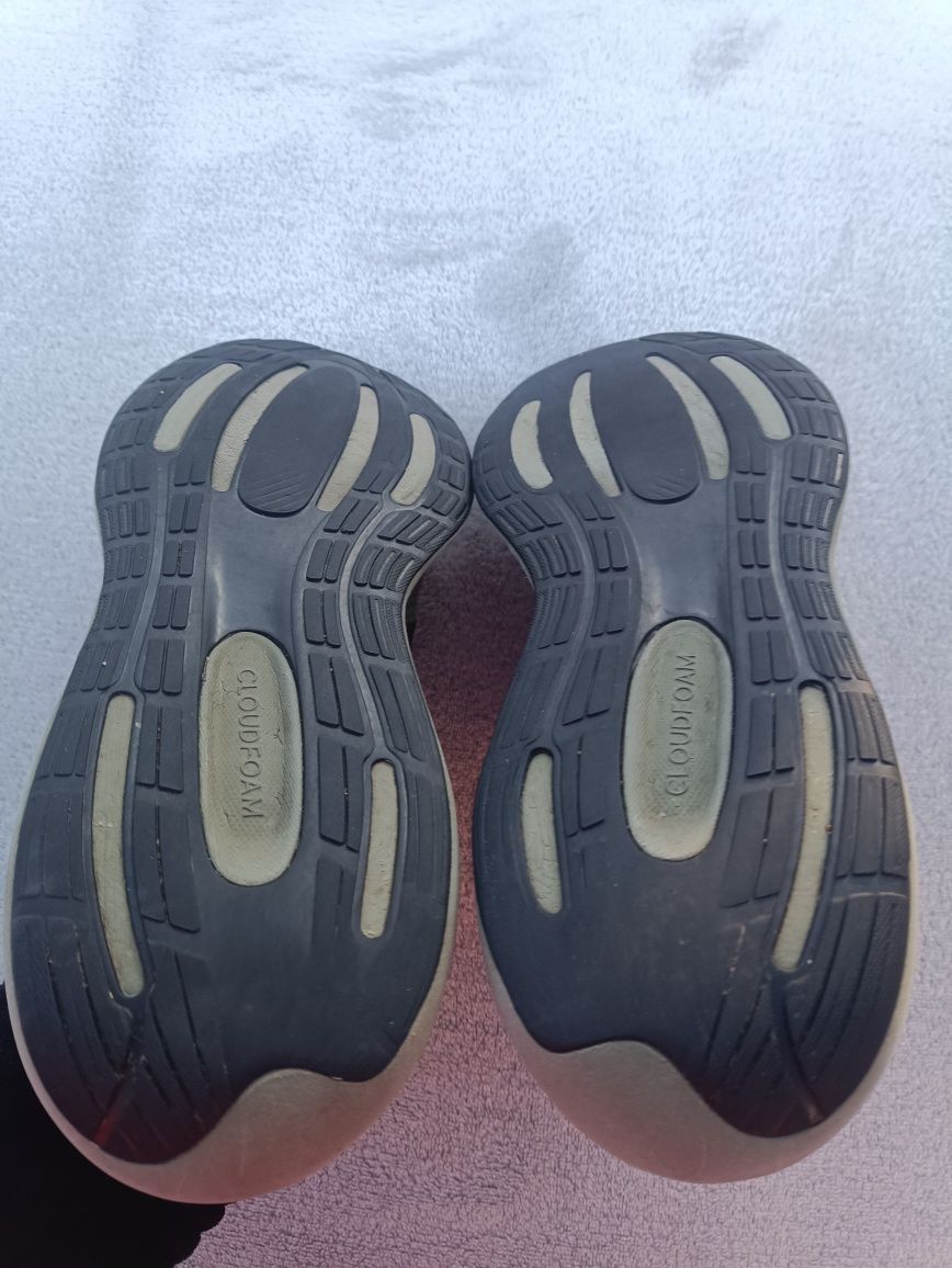 Мужские кроссовки 2022беговые Adidas р40-40.5