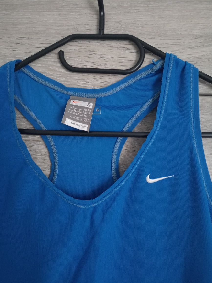 Niebieska koszulka sportowa Nike