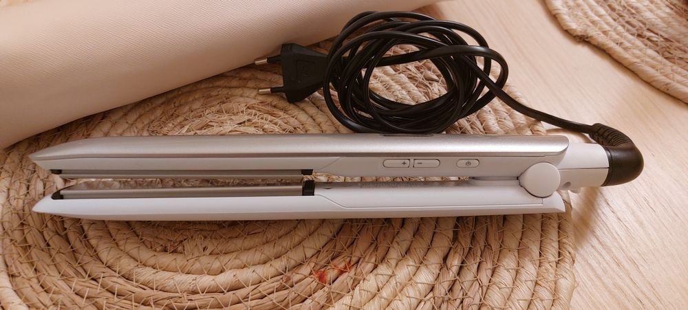 Prostownica do włosów Remington Hydraluxe S8901