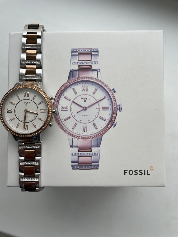 Продам Часы Fossil Hybrid