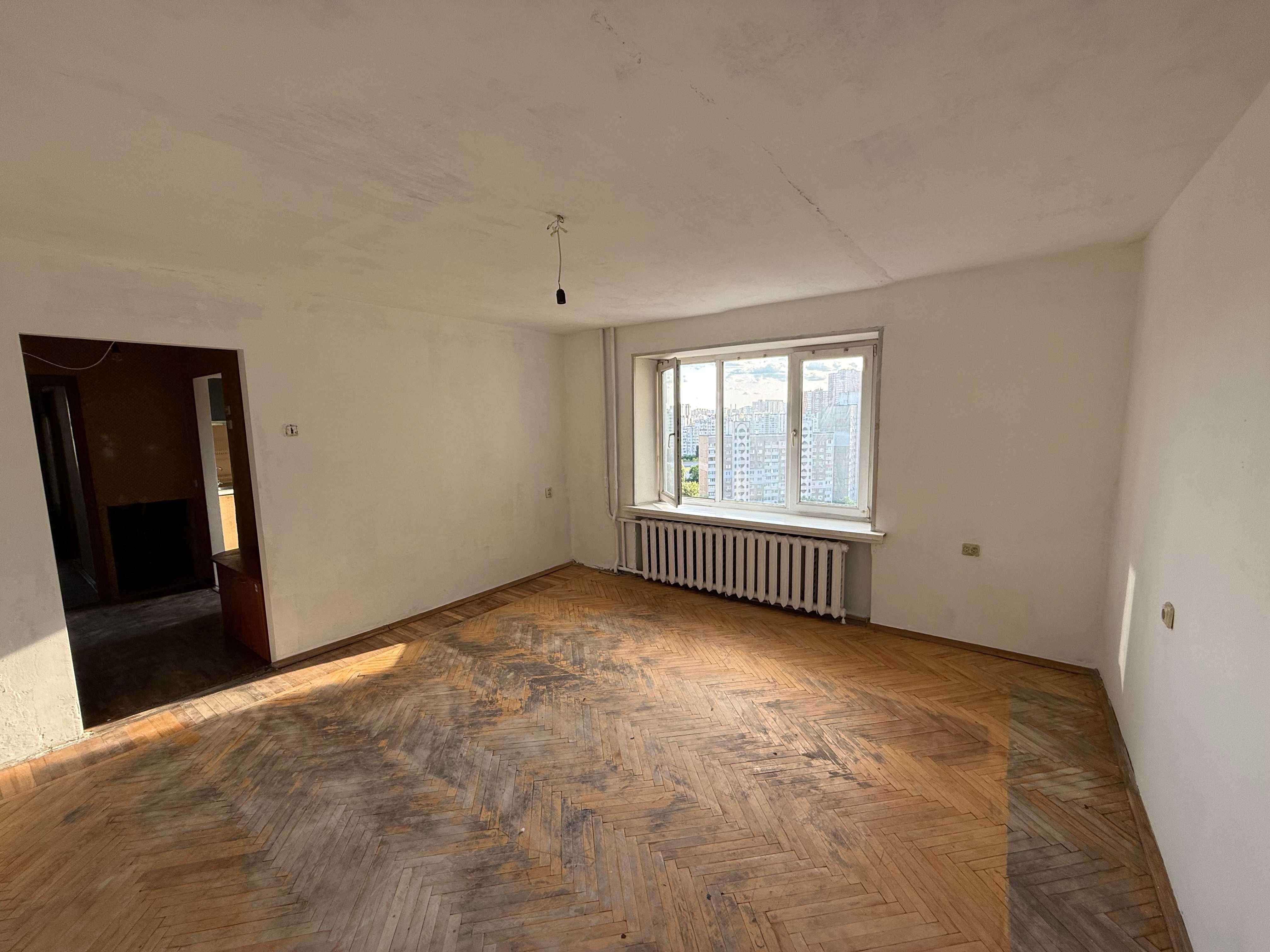 Продается 3-х комнатна раздельна квартира, Метро Вырлица,ул.Руднева 34