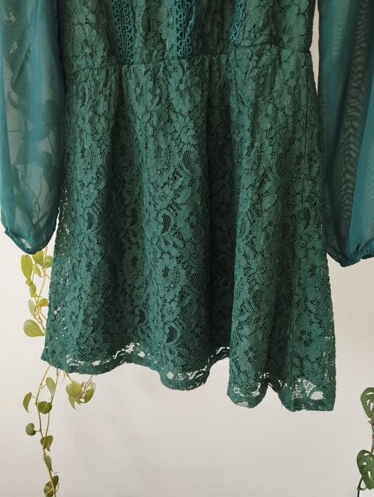 Koktajlowa, elegancka sukienka z długim rękawem, butelkowa zieleń, kor