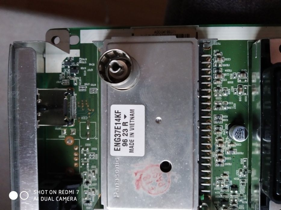 Nowa płyta główna do telewizora LCD 32 cali z tunerem i używaną Manta.