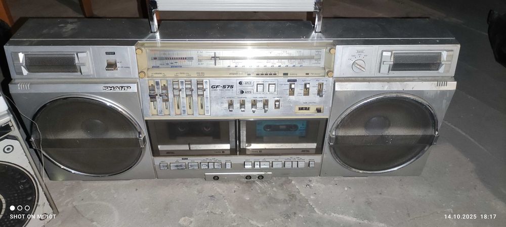 Kolekcjonerski Radiomagnetofon SHARP GF-575Z