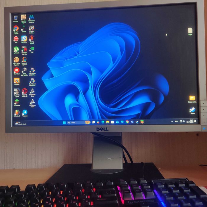 Монитор  Dell p2210